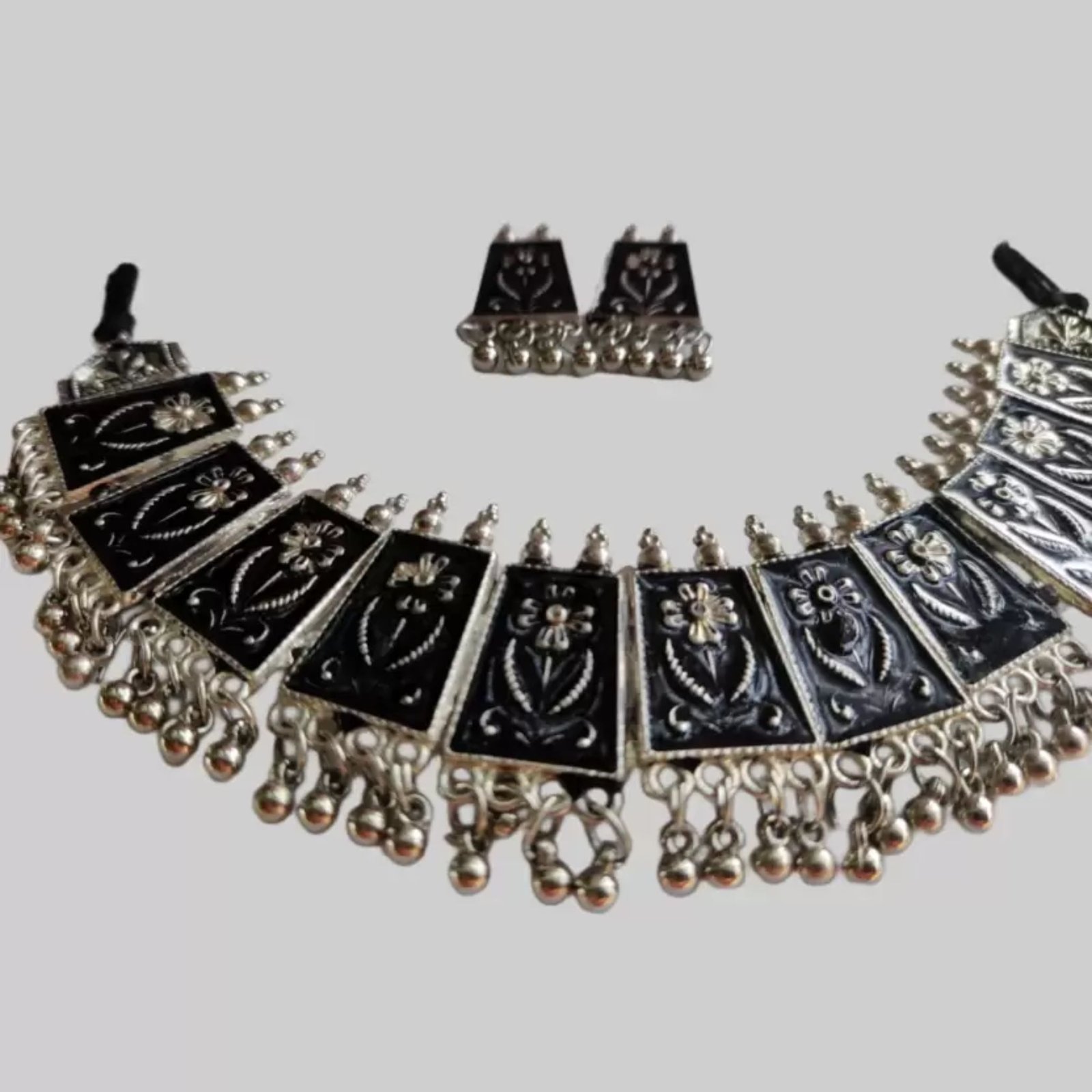 grabwhole Oxidised Silver, Alloy Silver, Black Jewel Set (Pack of 1)